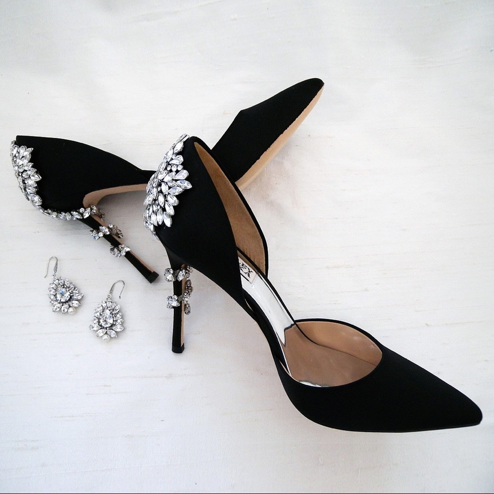 NEW Badgley Mischka Crystal Kiara close toed pumps